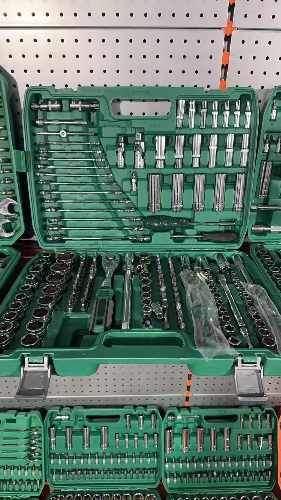 216-Piece DIY Auto Repair Tool - огляд і ціна Gardening Tools Diy